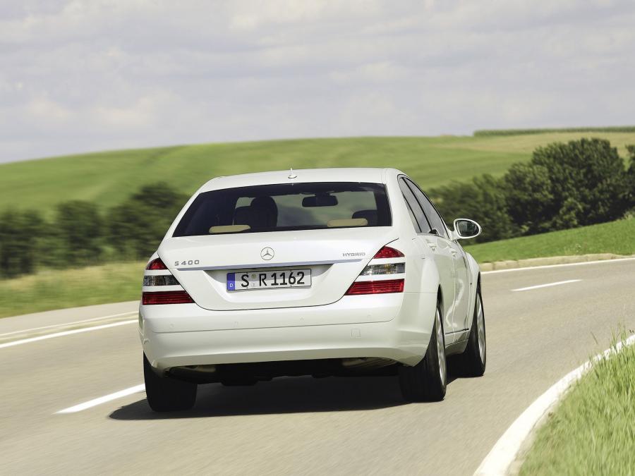  Mercedes-Benz S400 BlueHYBRID 2008 года  (фото 18 из 35)